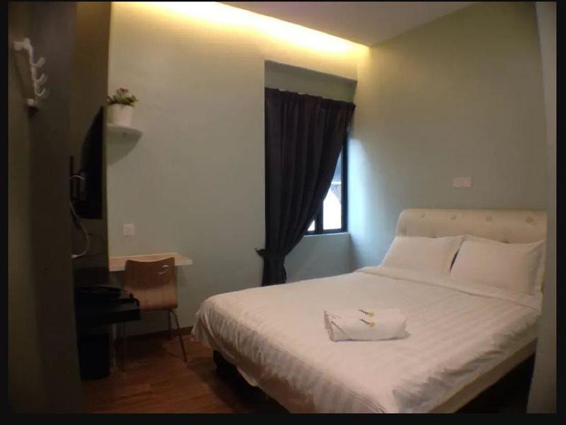 Good 9 Hotel - Bukit Dahlia Τζόχορ Μπάχρου Εξωτερικό φωτογραφία