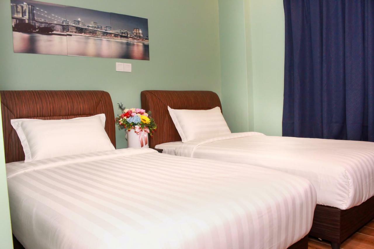 Good 9 Hotel - Bukit Dahlia Τζόχορ Μπάχρου Εξωτερικό φωτογραφία
