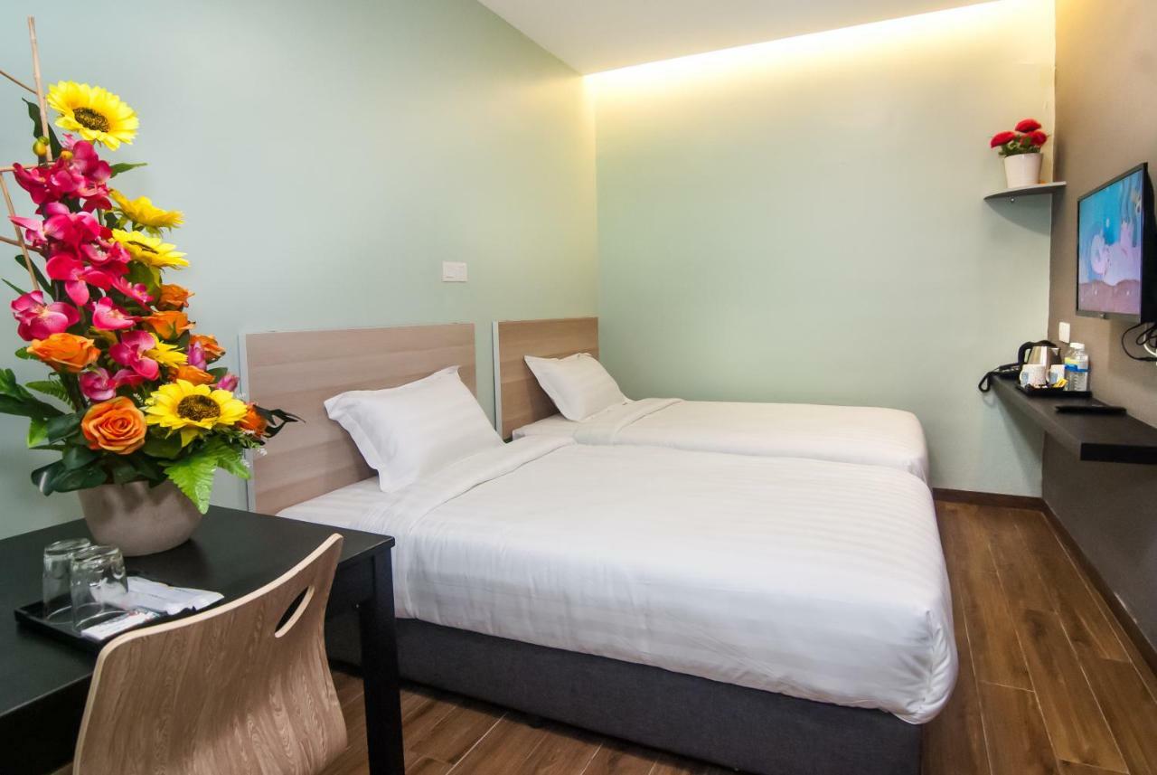 Good 9 Hotel - Bukit Dahlia Τζόχορ Μπάχρου Εξωτερικό φωτογραφία