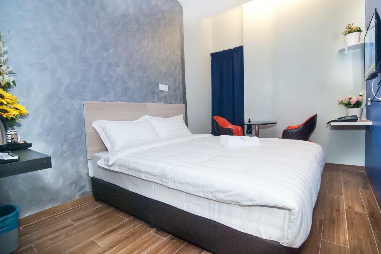 Good 9 Hotel - Bukit Dahlia Τζόχορ Μπάχρου Εξωτερικό φωτογραφία