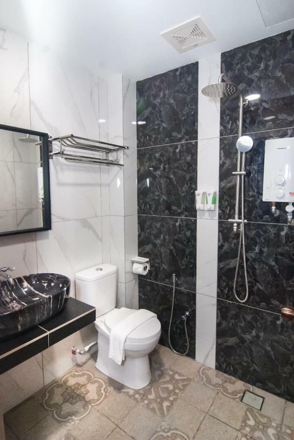 Good 9 Hotel - Bukit Dahlia Τζόχορ Μπάχρου Εξωτερικό φωτογραφία